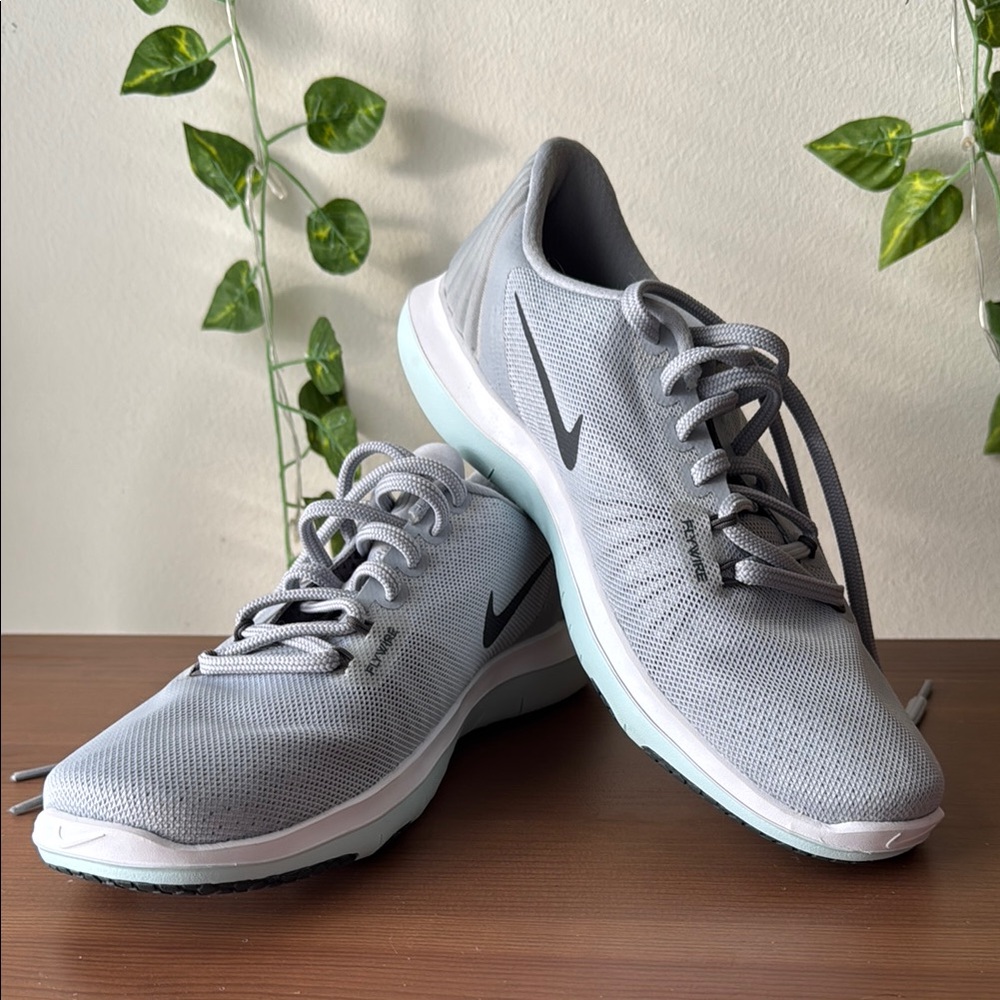 Nike Light Gray Running Shoes